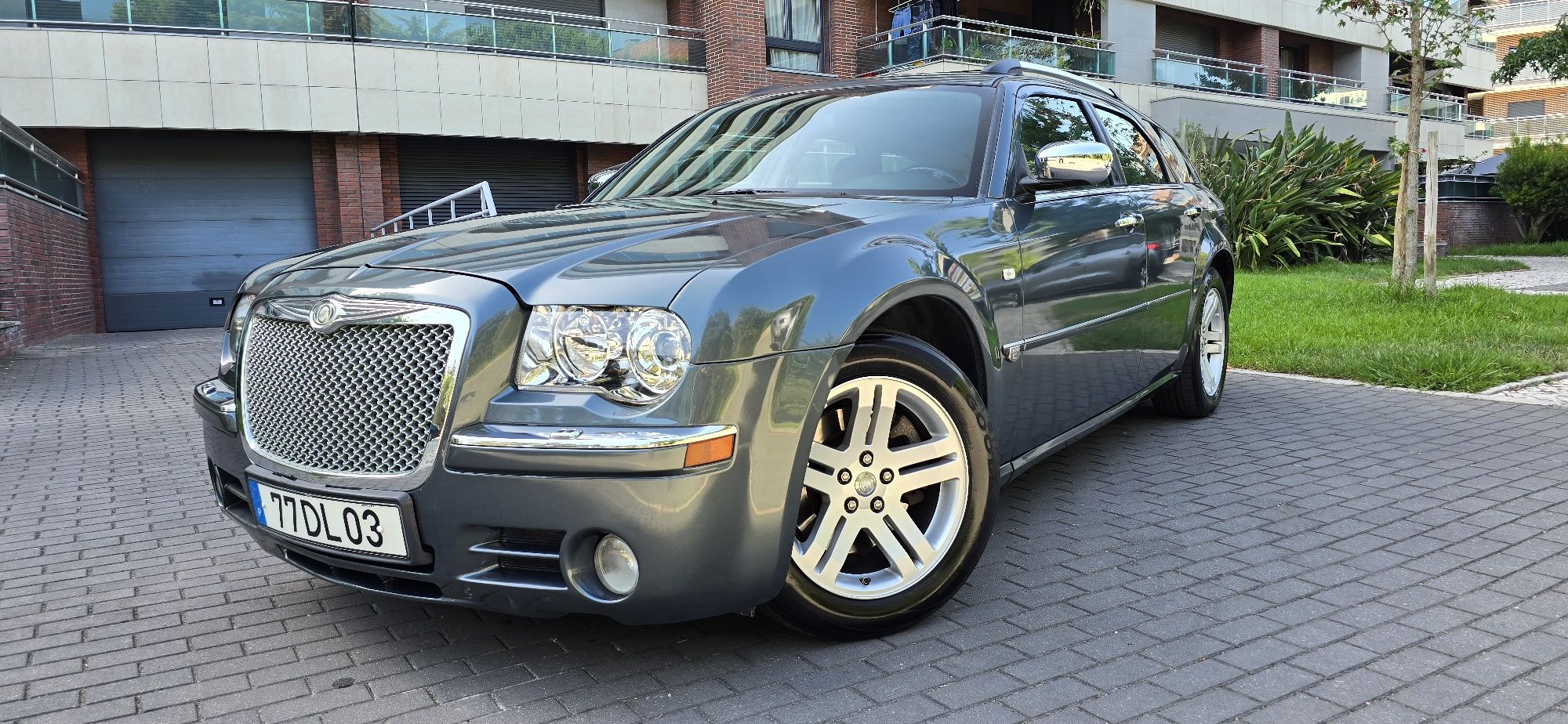 Vendo crysler 300c nacional iuc barato aceito retoma
