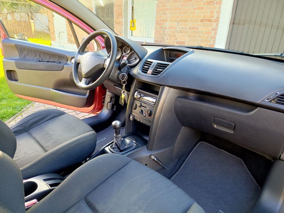 Sprzedam Peugeot 207 1.4 z gazem