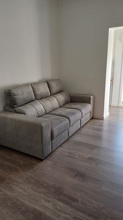 Sofá com chaise longue