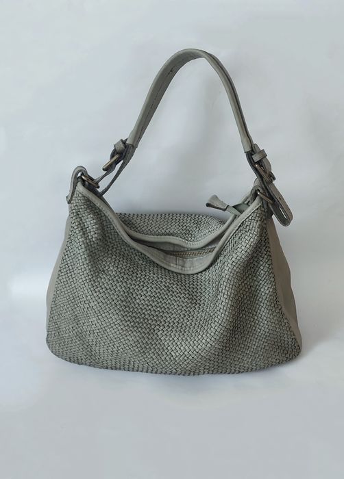 Шкіряна плетена сумка в стилі хобо , з вареної шкіри Vera Pelle