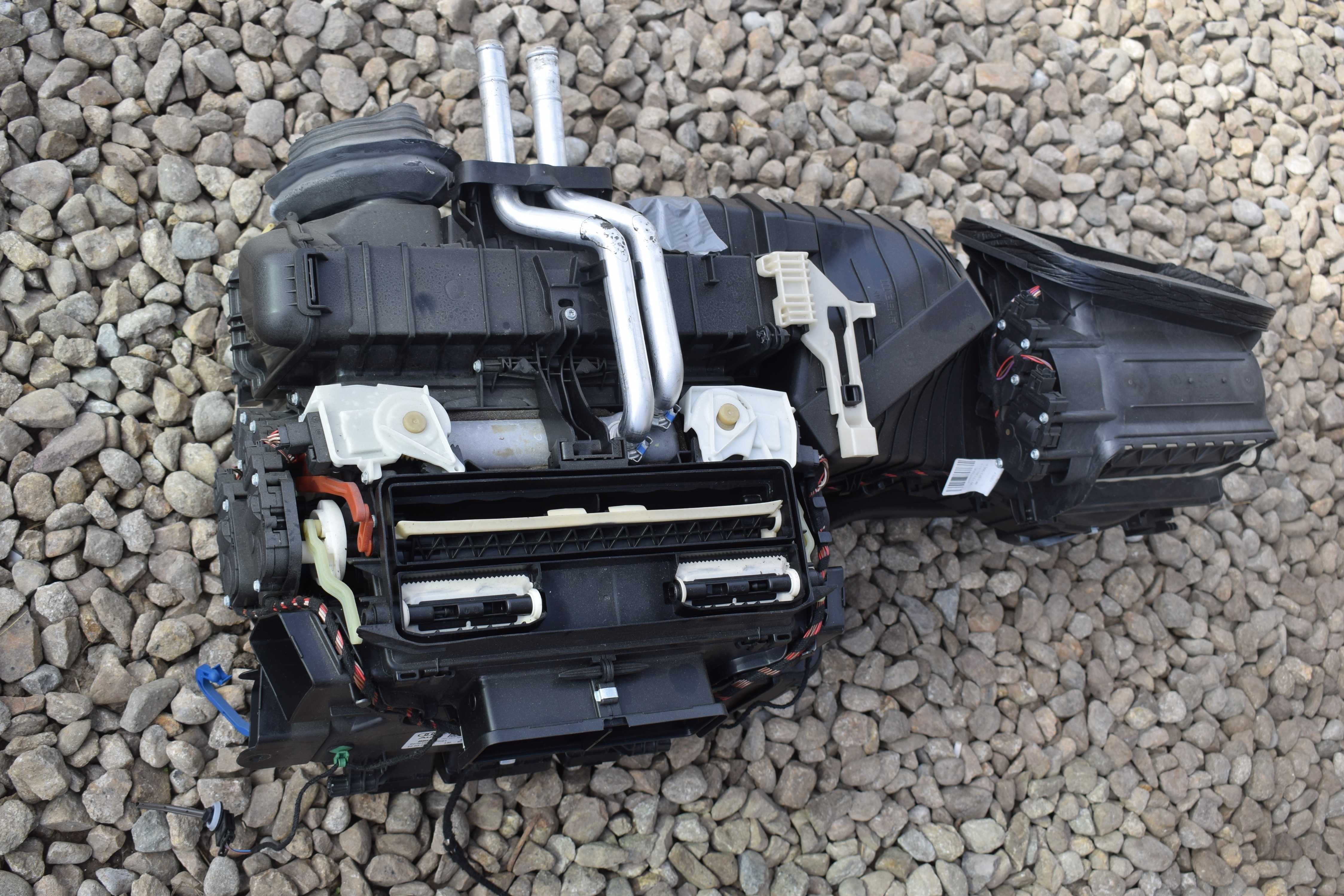 Audi A4 S4 B8 lift 12r. nagrzewnica dmuchawa kompletna 8T1.820005B