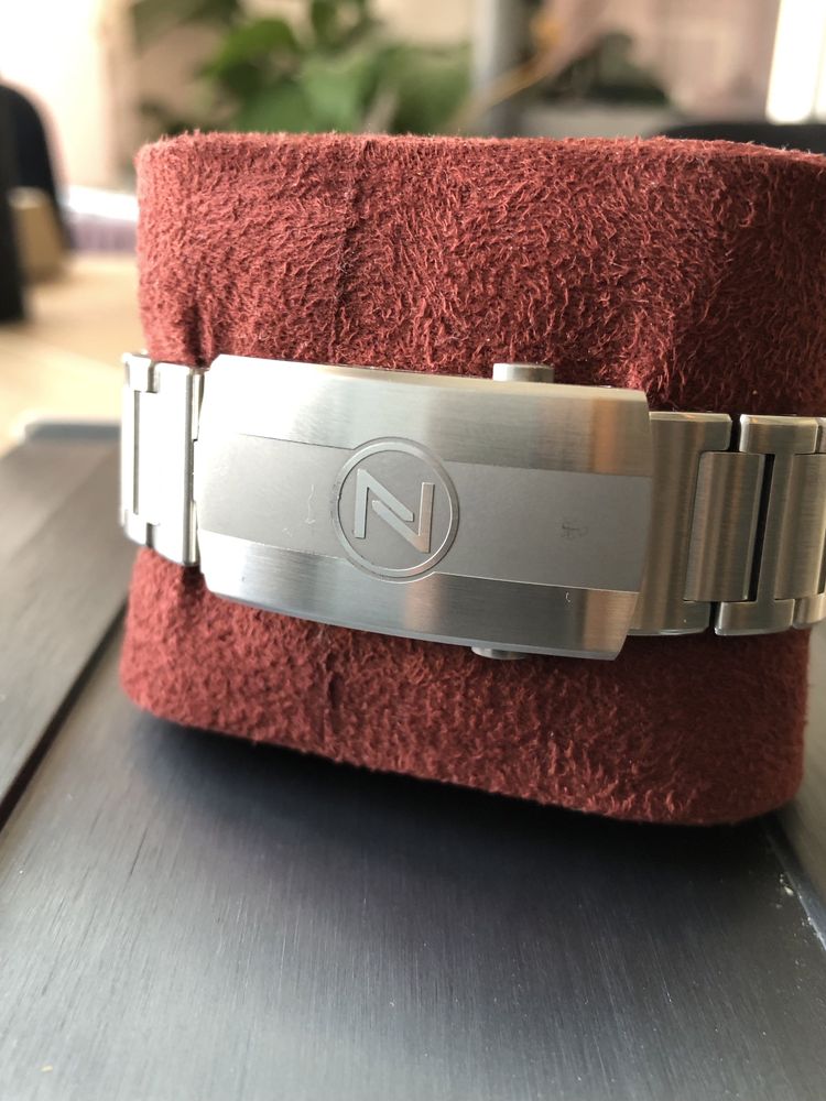 Zelos BlackTip GMT Crimson Red