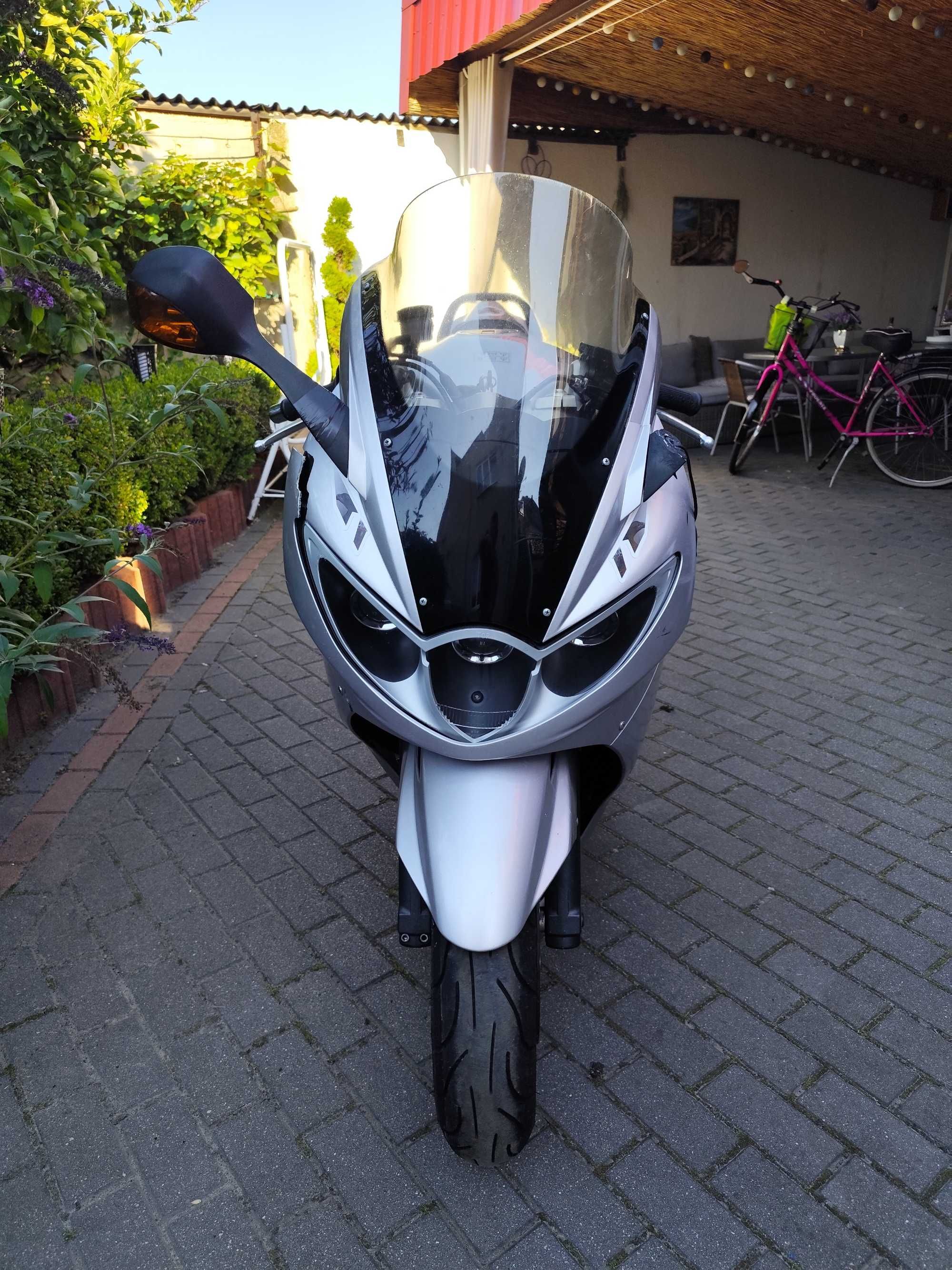 Triumph Sprint ST 1050