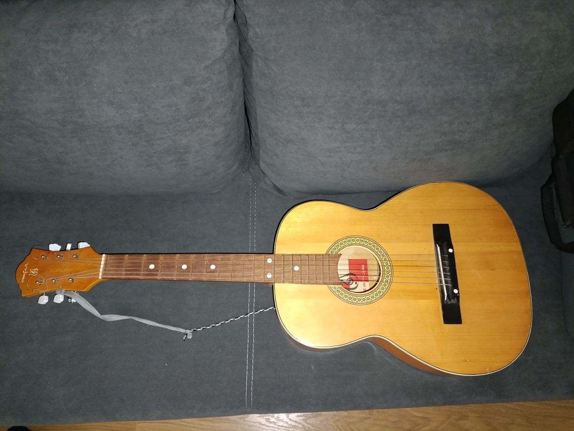 Gitara klasyczna  z PRL-U Defil