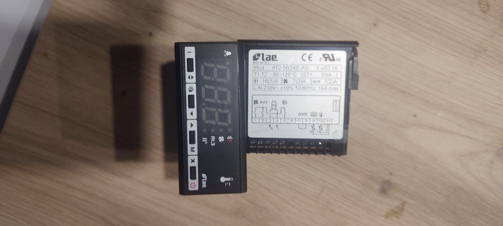 Sterownik elektroniczny chłodniczy LAE AT2-5BQ4E-AG AT2-5BS4E-AG