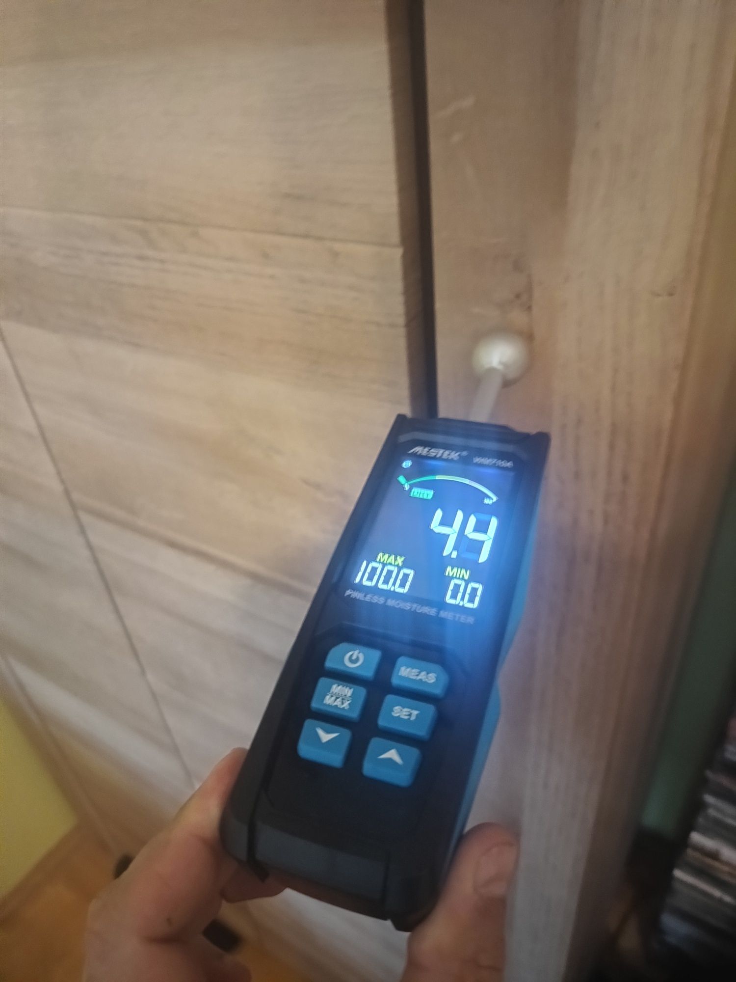 Mestek WM710A miernik wilgotności drewna ścian wylewek podłóg