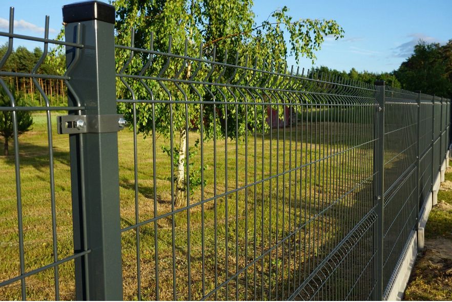 Сітка секційна . Секційна огорожа . Паркан 3D . Стовпці