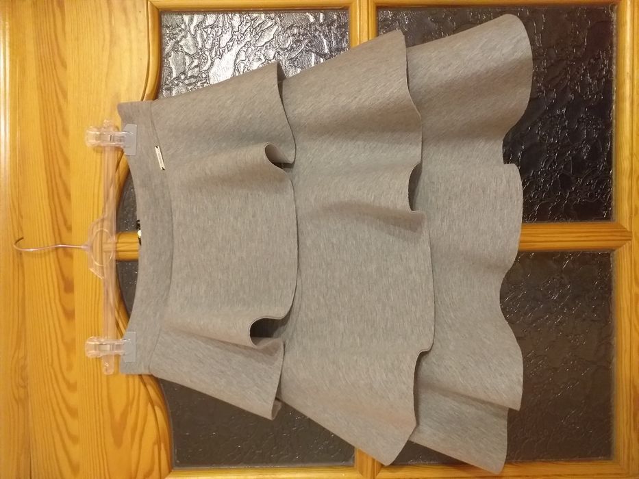 Szara spódniczka pianka falbanki rozm.M