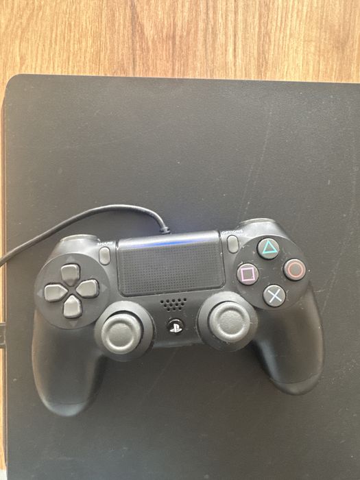Playstation 4 slim