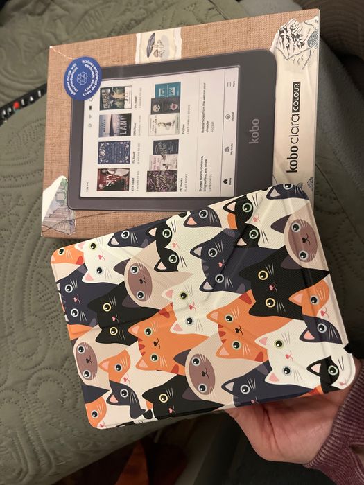 Kobo Clara Colour czytnik + okładka + 3 ochrony na ekran