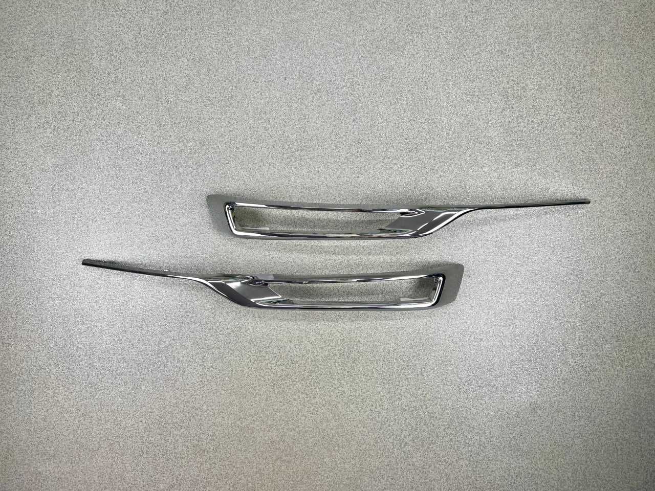 Накладка противотуманих фар  BMW 5 (G30/G31)  51117409551/ 51117409552