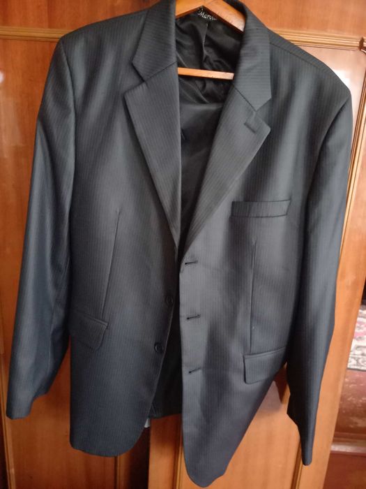 Продам мужской костюм.