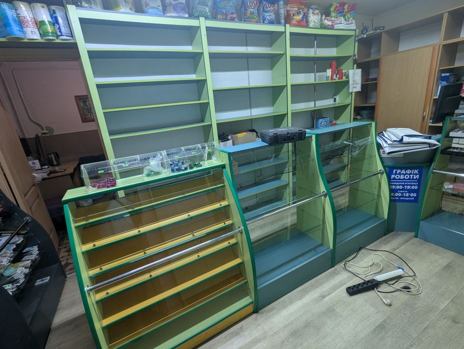 Стелажі, меблі для магазину