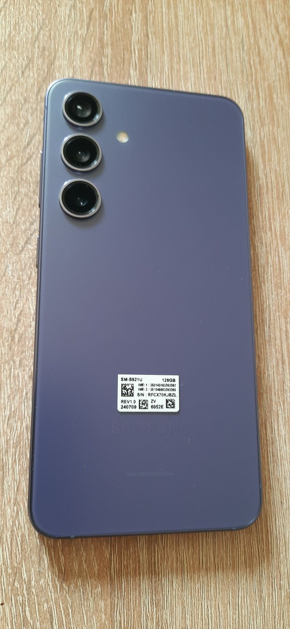Samsung  s24   8/128