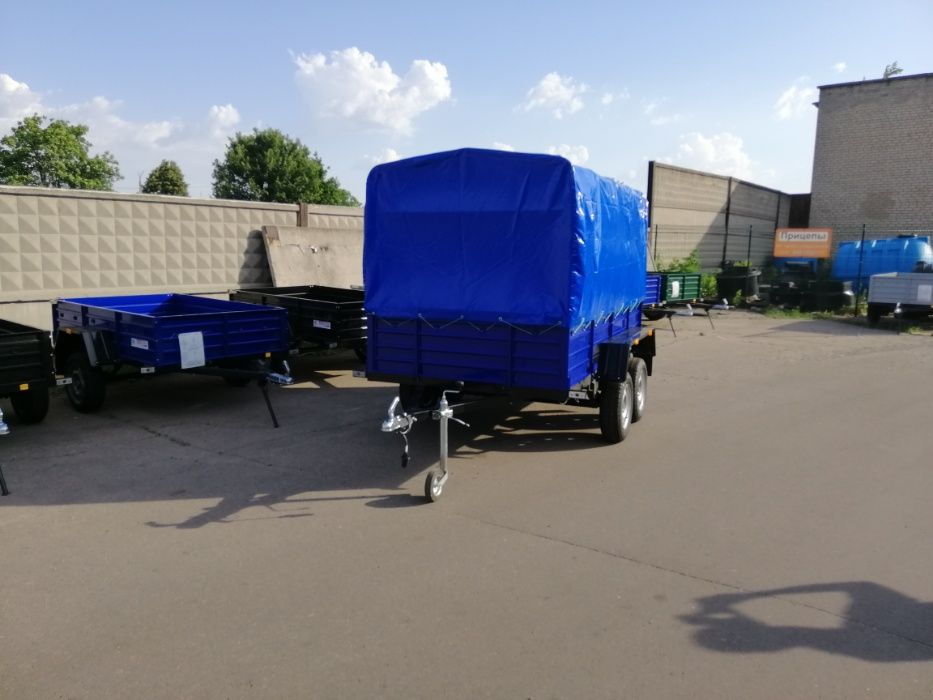 Легковий двовісний причіп.