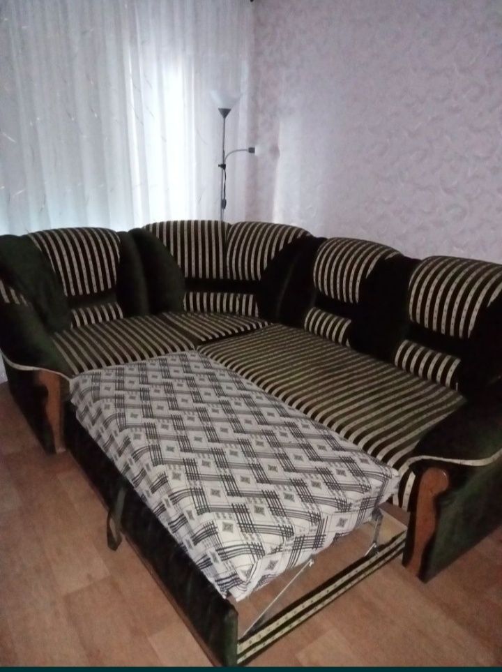Продам угловой диван
