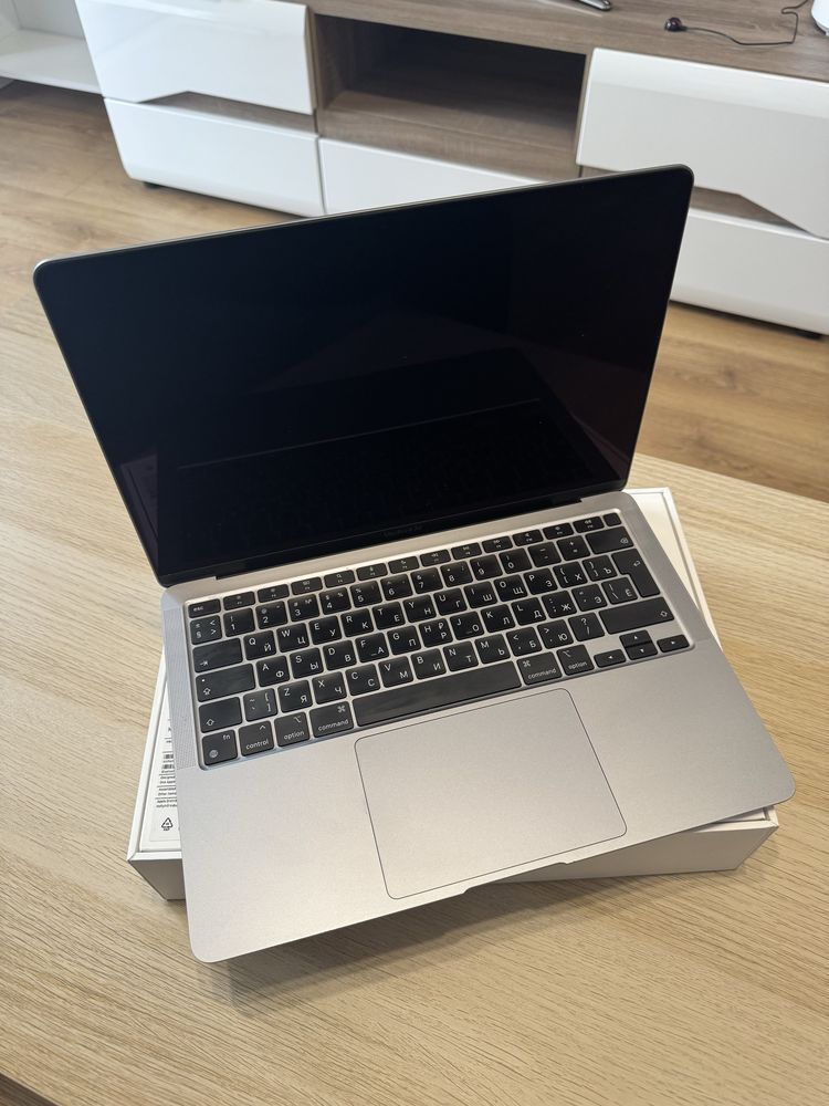 MacBook Air 13 M1 8/256GB
