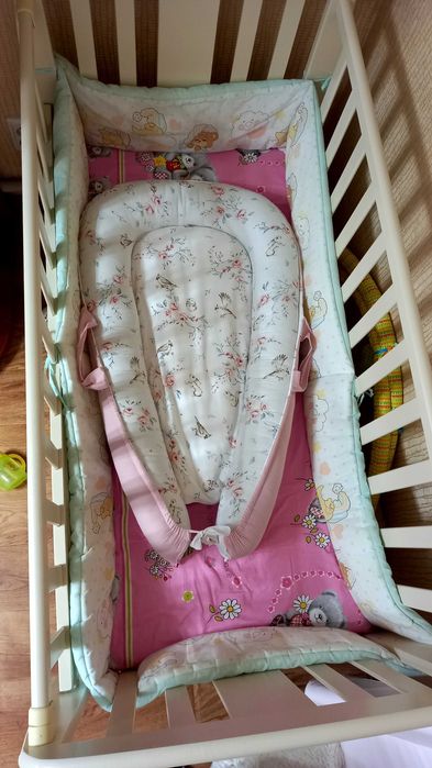 Кокон для новонароджених двохсторонній зі з'ємним матрасиком