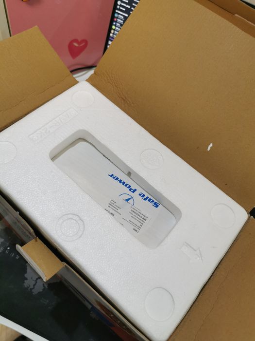 Стабiлiзатор напруги Westech svr-2000 Польша