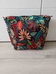 O Bag Standard, czarny organizer w kolorowe liście do torebki