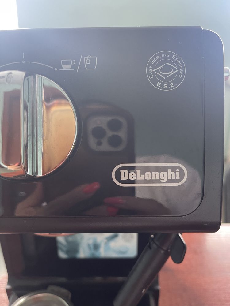 Кофемашинка Delonghi рожковая