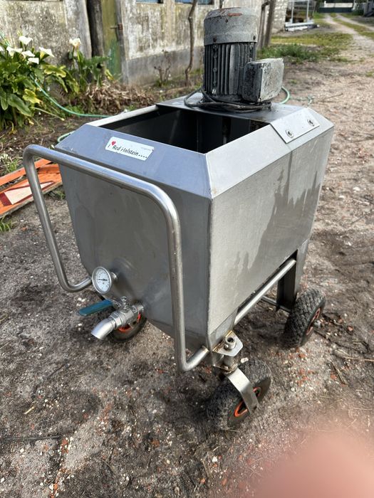 Carro misturador/distribuidor leite para vitelos