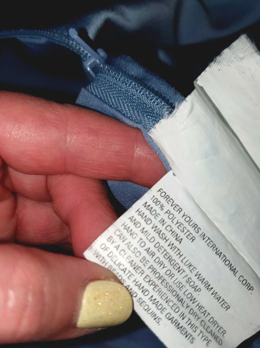 Mała elegancka sukienka mini