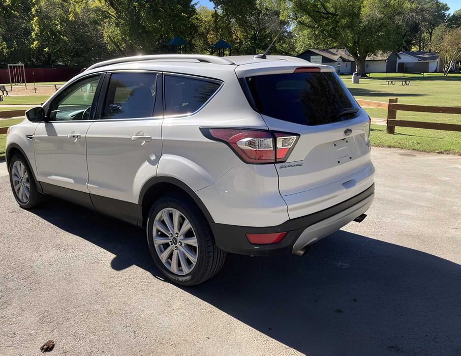 Ford Escape Titanium      2017