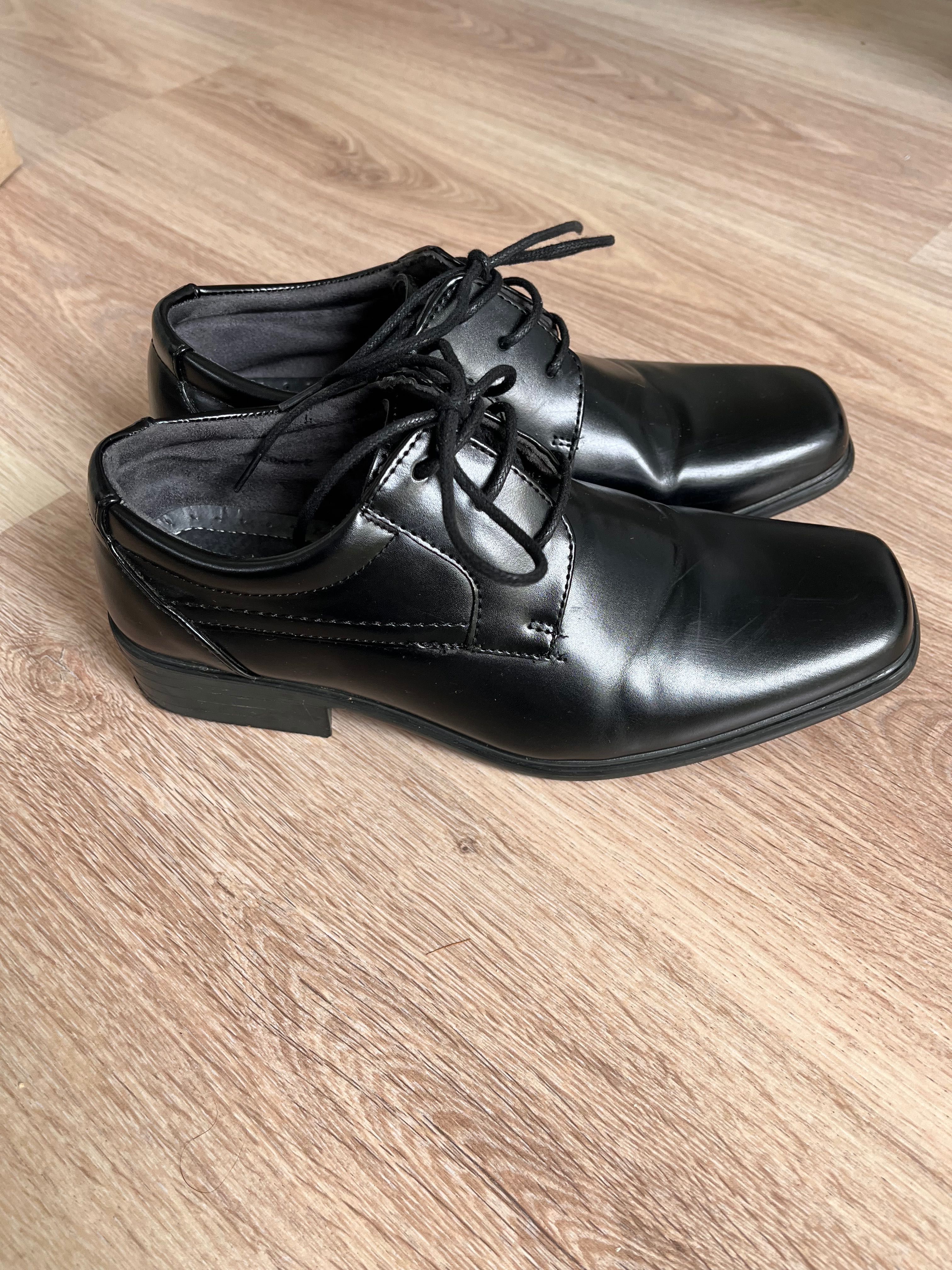 Półbuty buty chłopięce eleganckie czarne Ottimo r. 38 komunia wesele