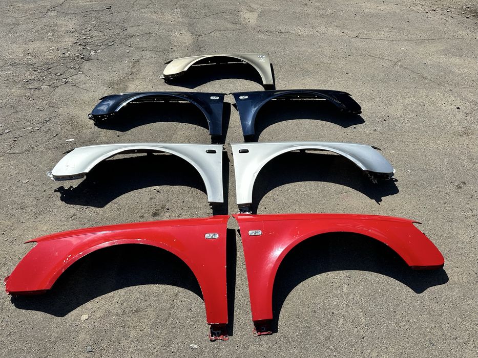 Переднє праве ліве крило Audi A4 B7 Ауді А4 Б7 2004-2007