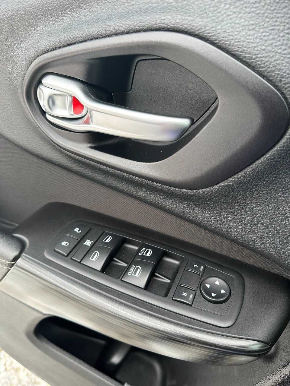 Jeep Cherokee KL 2,4 MultiAir2 AT (177 к.с.) AWD, 2014
