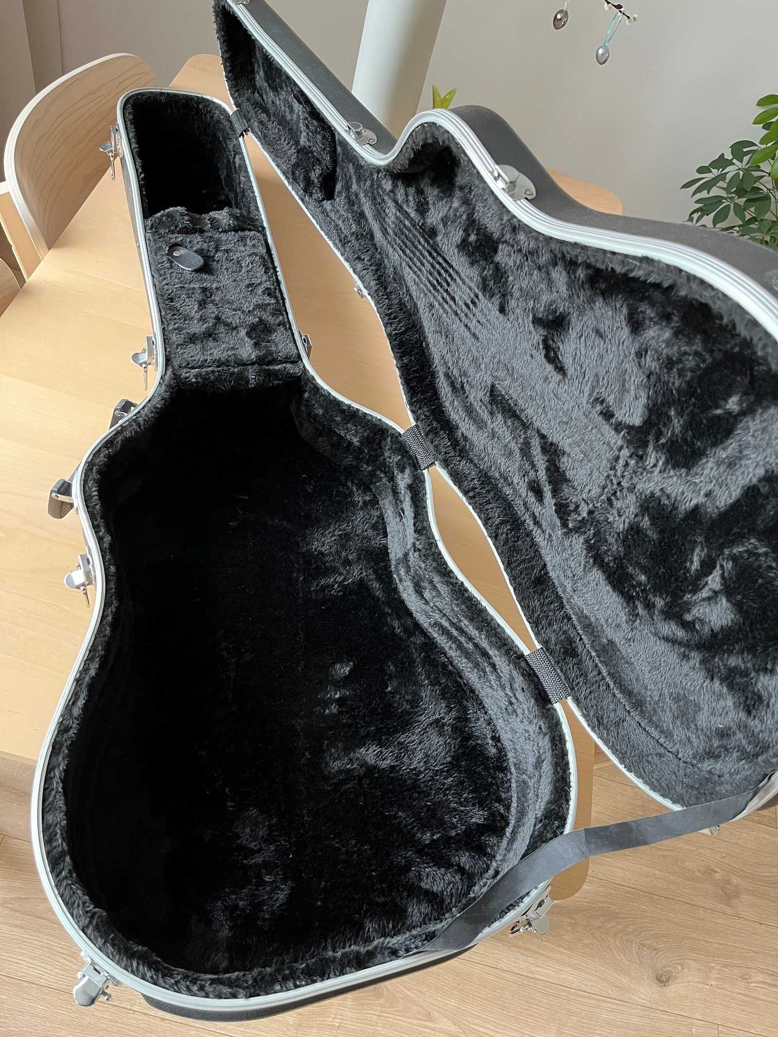 Futerał na gitarę z tworzywa - ROCKCASE BY WARWICK. Praktycznie nowy.