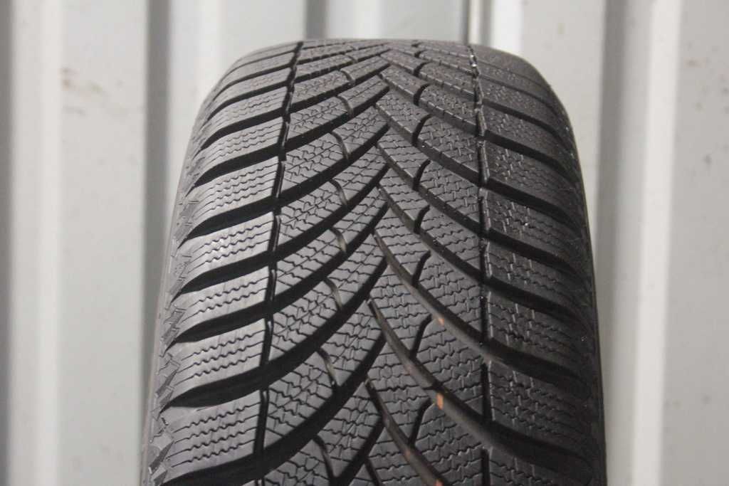 205/60/16 Semperit Speed-Grip 5 205/60 R16 1x8mm 2021r