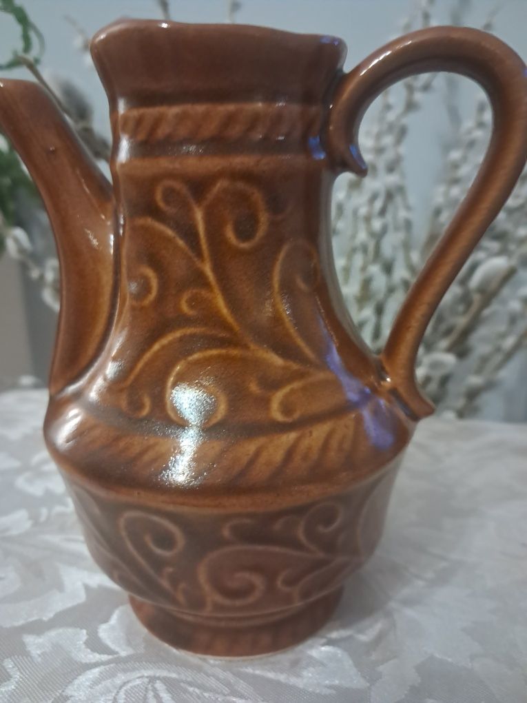 Dzbanek gliniany ze zdobieniem, PRL