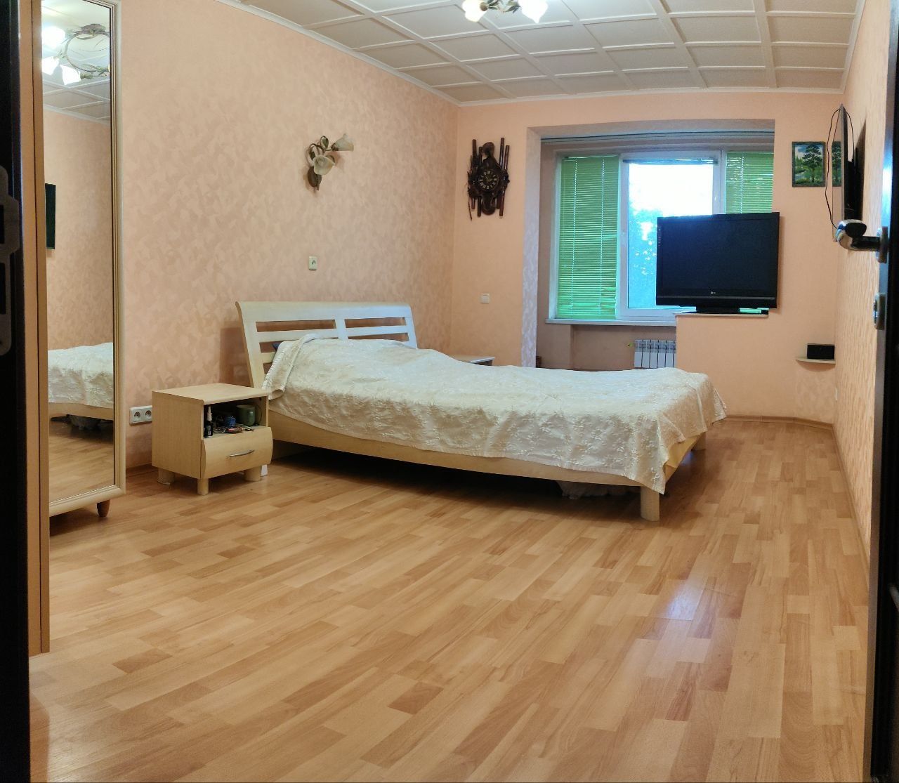 Продам 3-х комнатную квартиру, Салтовка (606мкр), метро Героев труда