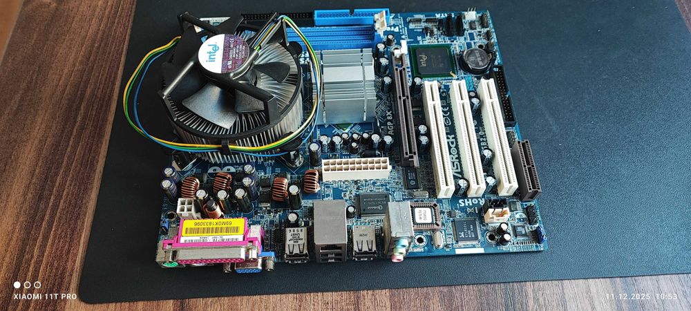 Płyta główna ASRock 775i65G z procesorem Intel Celeron + chłodzenie