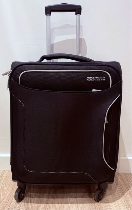 Walizka kabinowa American Tourister 55x40x20 cm (defekt raczki)