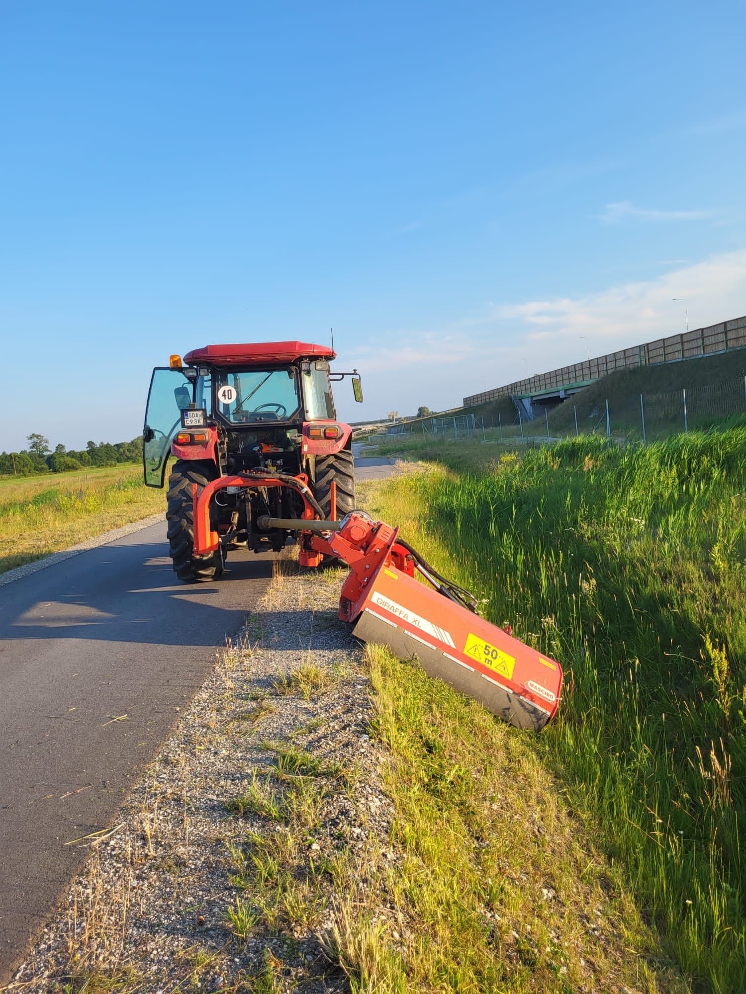 Usługi  koszenie  kosiarką  bijakową mulczer