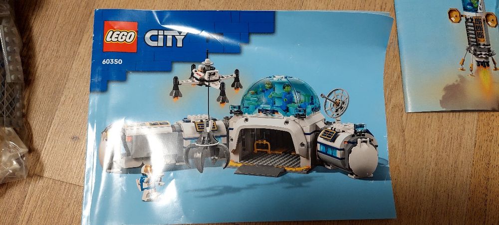 Lego Місячна наукова станція