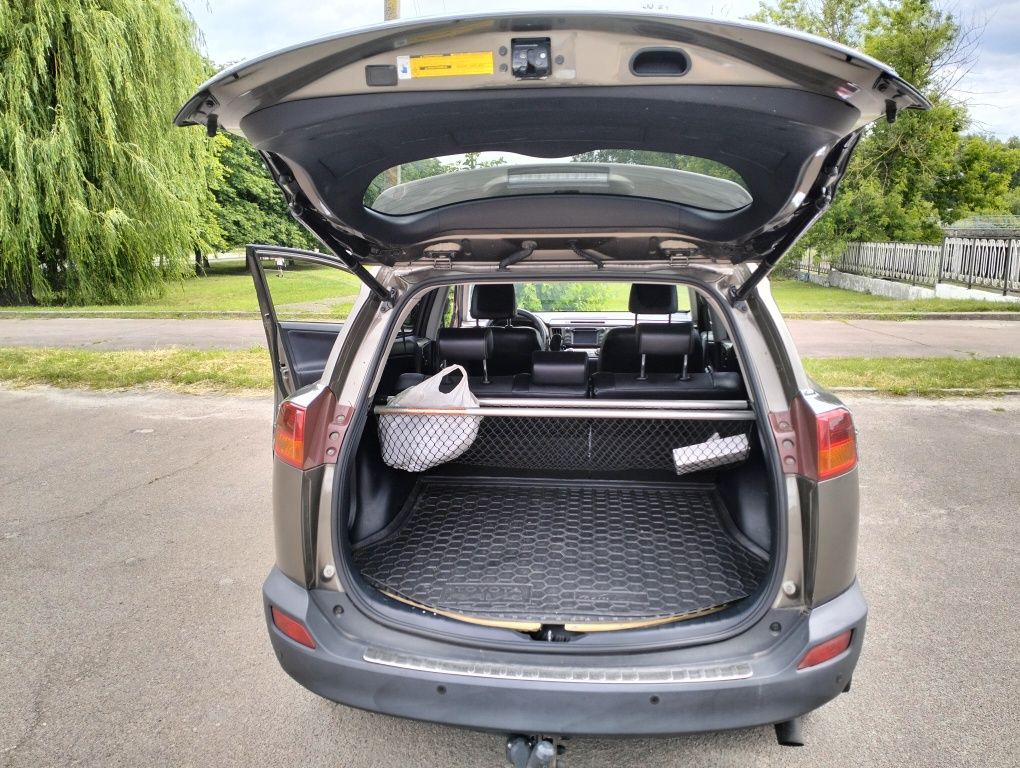Toyota rav4 повний привід