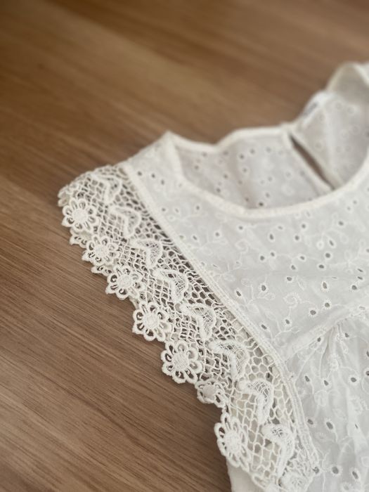 Biała, ażurkowa bluzeczka, rękawki z koronki, xxs