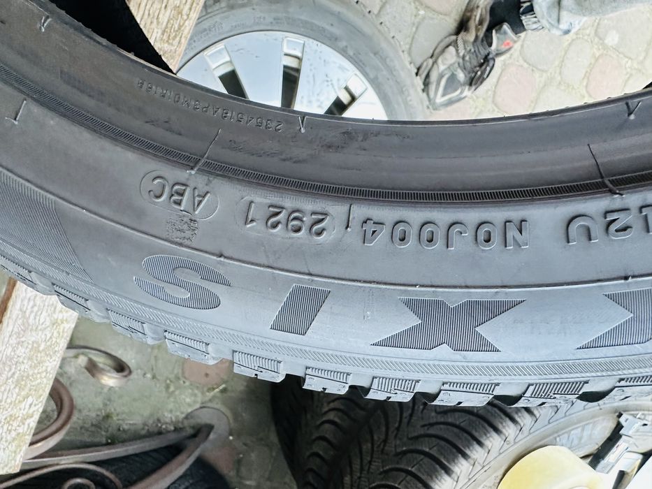 Шини зимові пара 235/45 R18 (98W) Maxxis Premitra 2021p