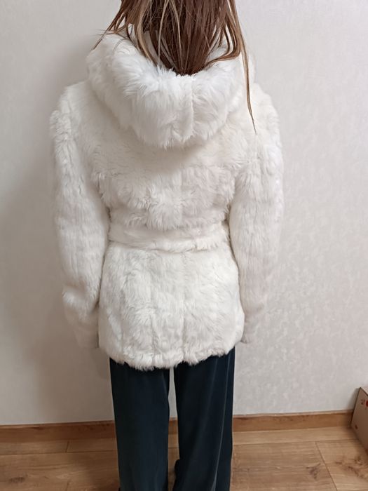 Шуба біла, штучна шубка
