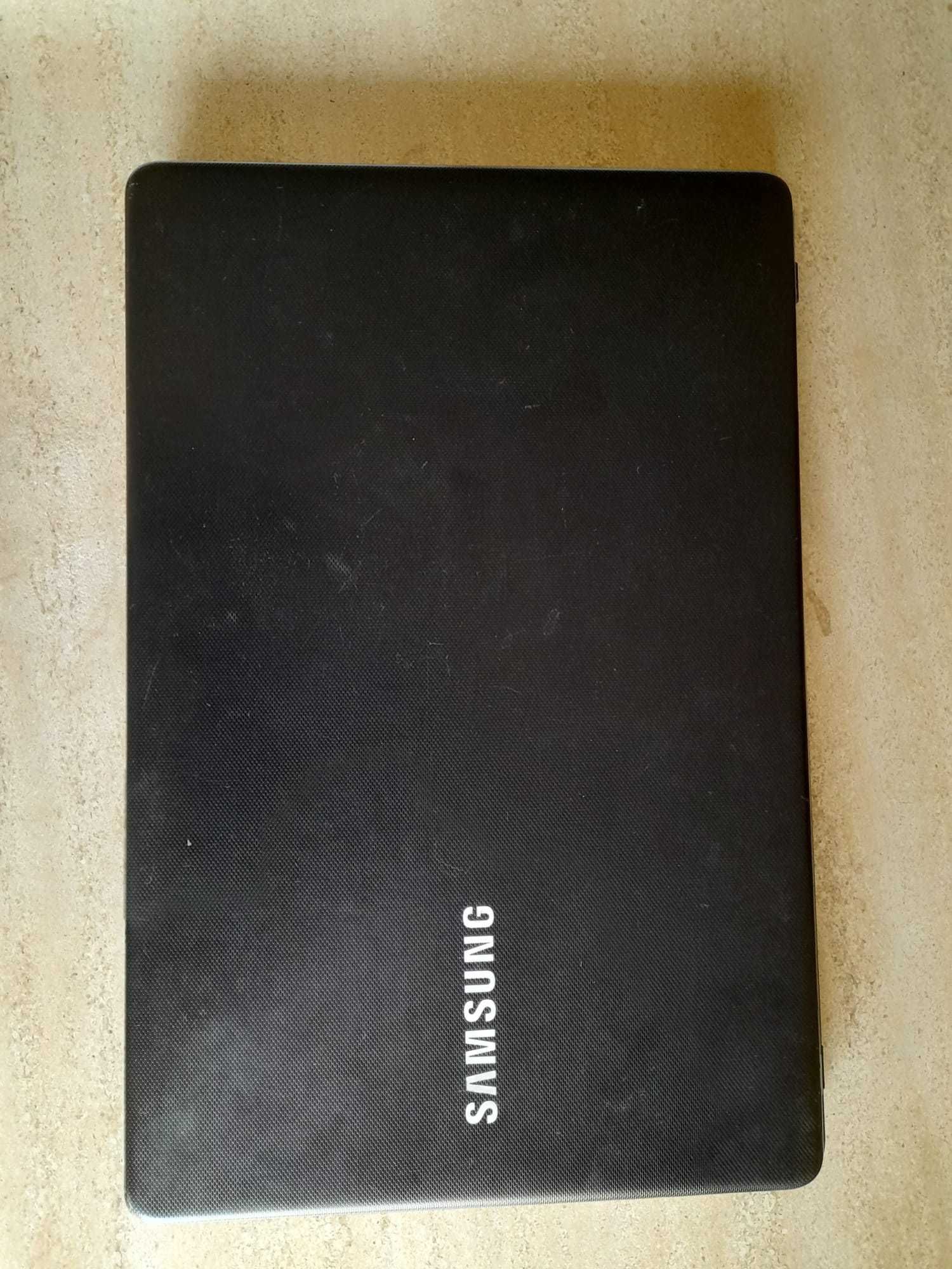 Vendo Notebook Samsung 300E5M (+1 de oferta)