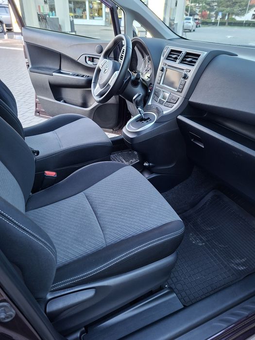 Продам свіжопригнану Toyota Verso S 2014p. Автомат.