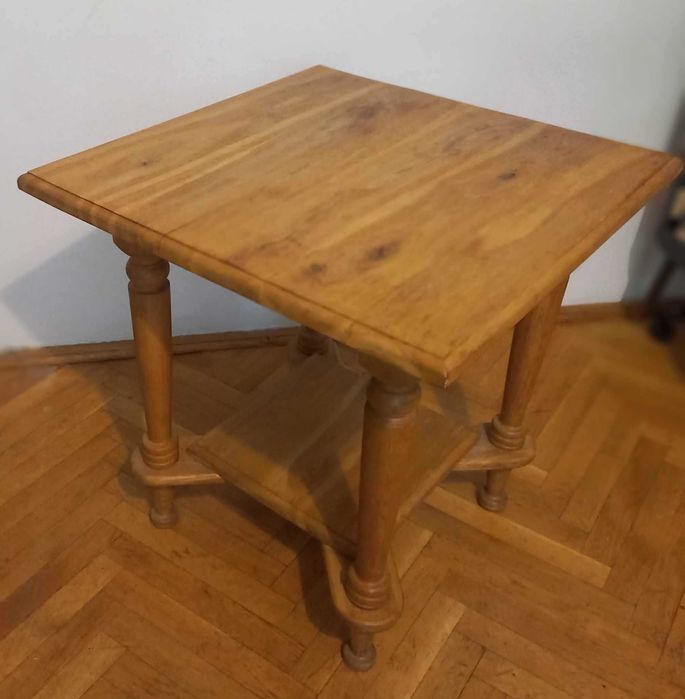 Stolik drewniany 60x60x61cm