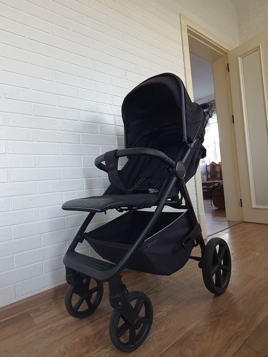 Прогулянкова коляска Carrello Bravo plus