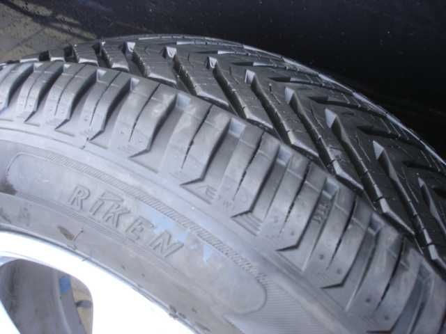 Mercedes alu org. i prawie nowe opony wielosezonowe 225/55/17