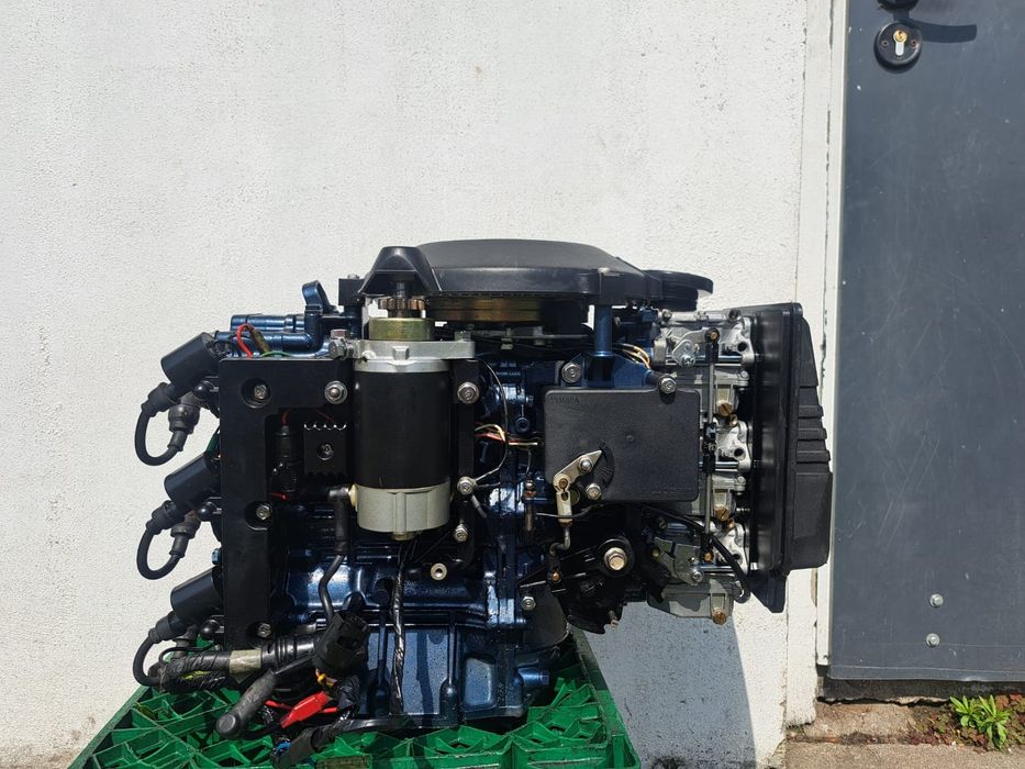 Silnik zaburtowy yamaha 40 kompletną główka stan bdb