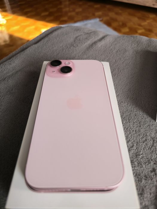 iPhone 15 128 GB różowy - jak NOWY + 2x Etui